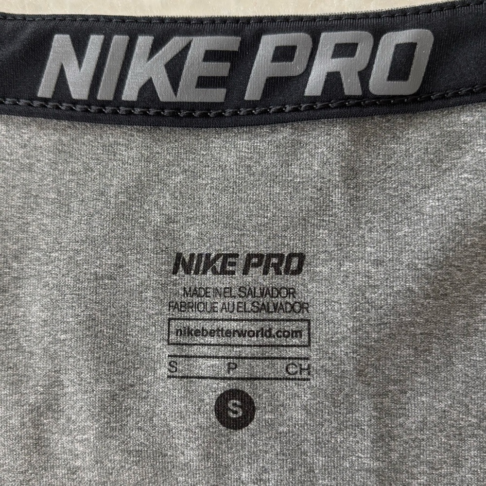 Nike Women's Nike Training Short Sleeve Top size S - Picture 4 of 10